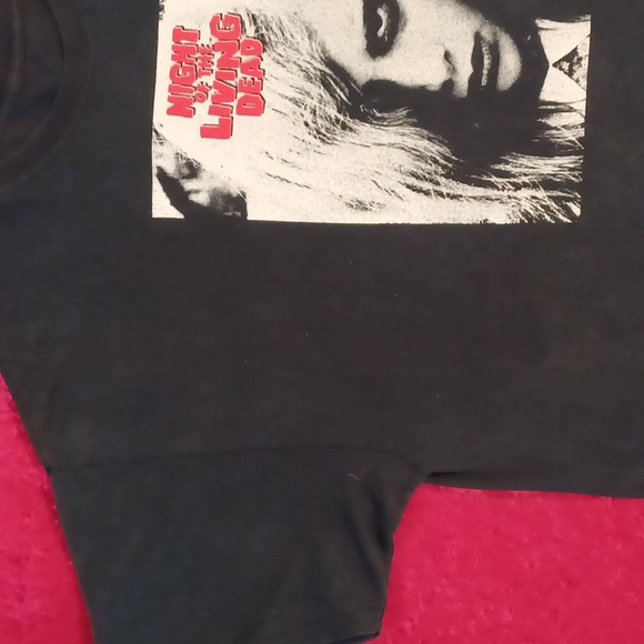 NIGHT OF THE LIVING DEAD zombie girl.2x BLACK SHORT-SLEEVED TSHIRT EUC - Picture 3 of 9